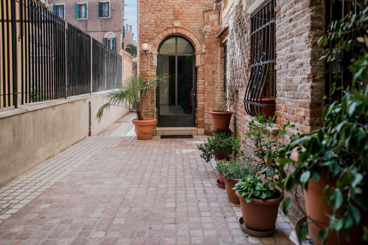 Gondola Rosa, Incantevole Vista Sul Canale Venice Ngoại thất bức ảnh