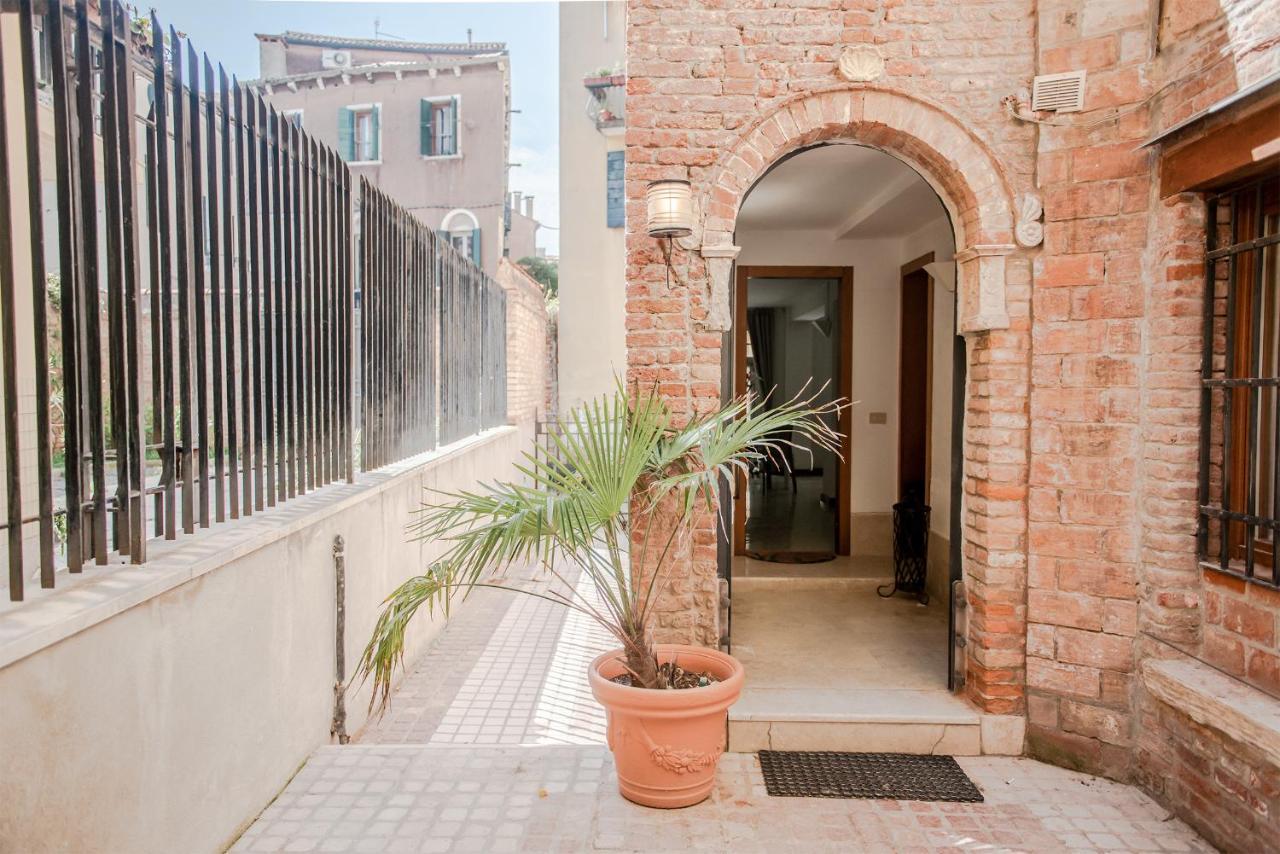 Gondola Rosa, Incantevole Vista Sul Canale Venice Ngoại thất bức ảnh