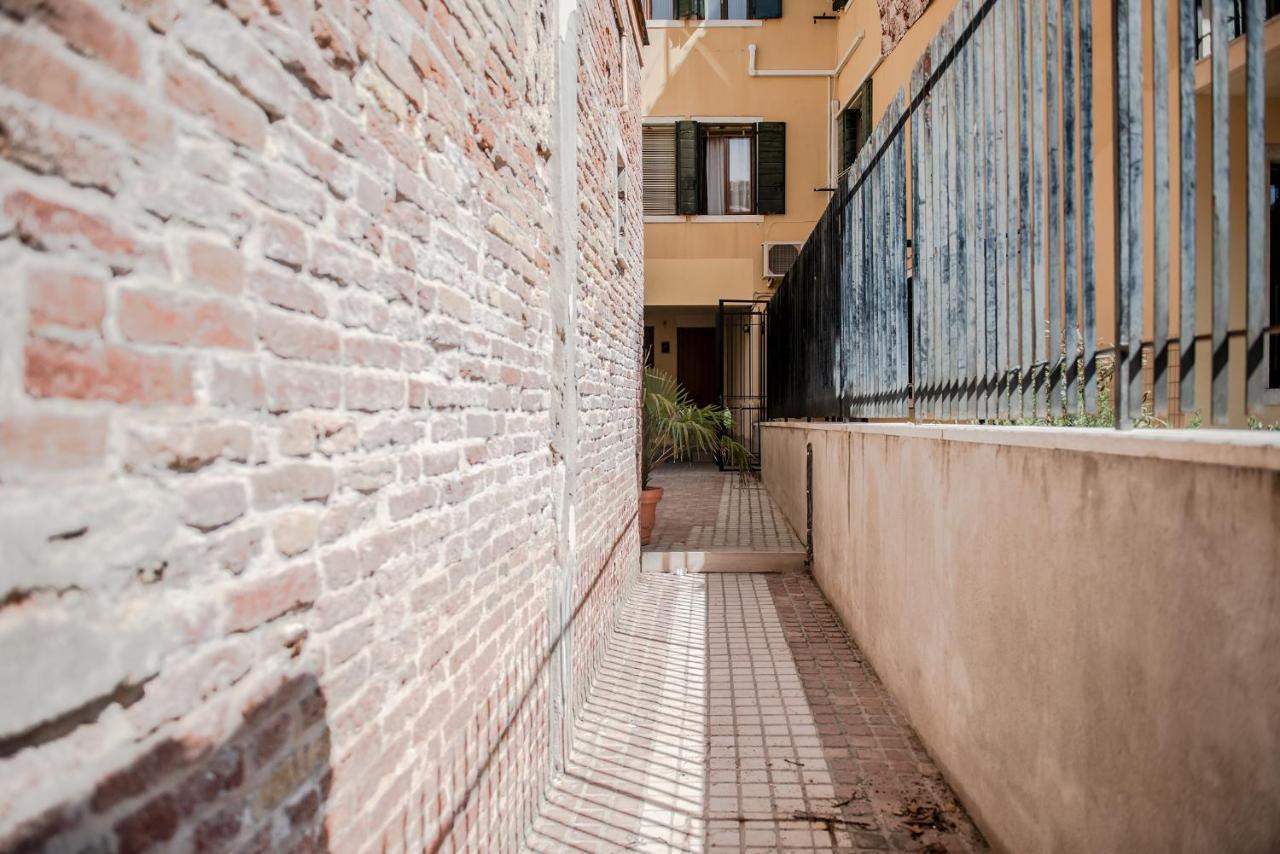 Gondola Rosa, Incantevole Vista Sul Canale Venice Ngoại thất bức ảnh